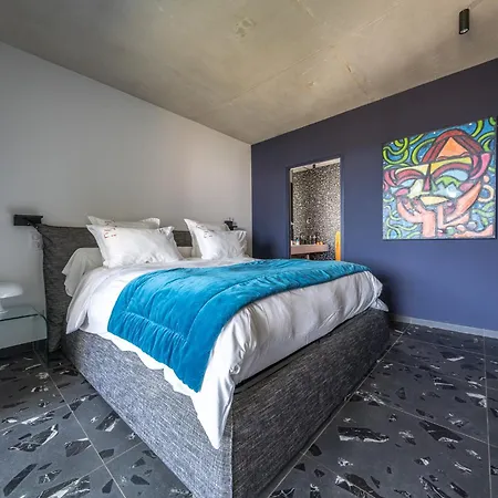 28 ゲストハウス 4*